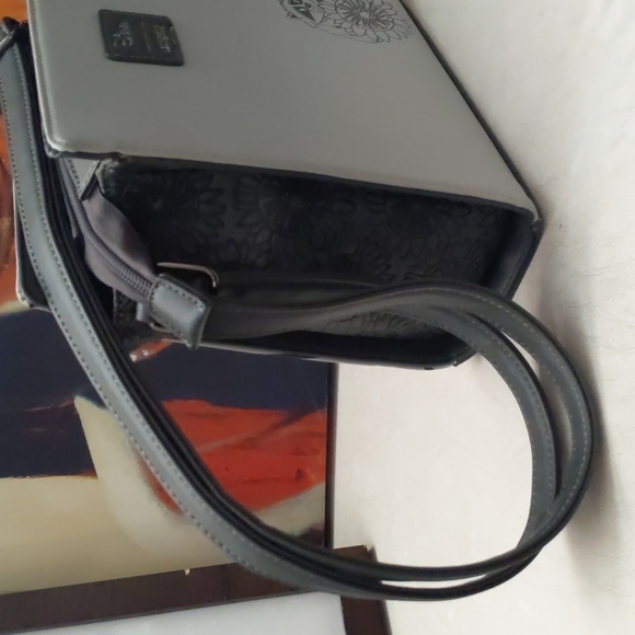 Loungefly Meeko & Flit Mini Crossbody - Picture 5 of 6